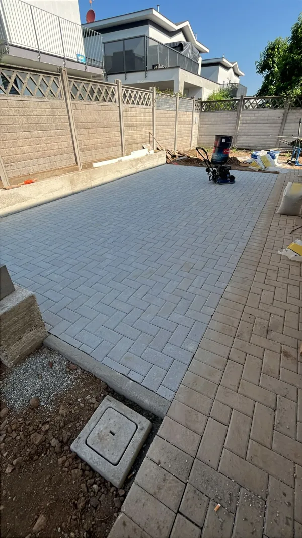 Pavimenti in autobloccanti.