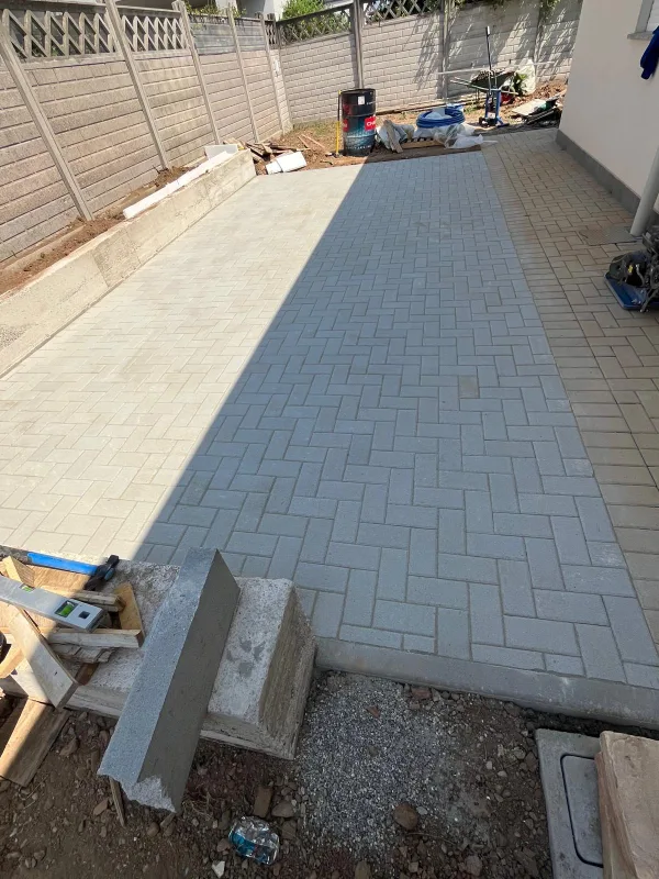 Pavimenti in autobloccanti.