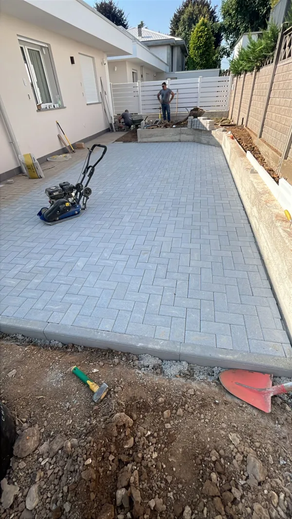 Pavimenti in autobloccanti.