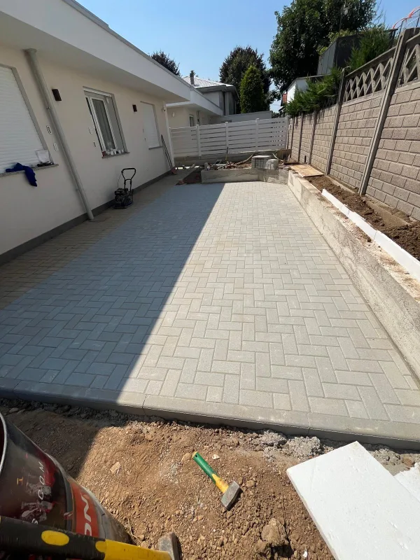 Pavimenti in autobloccanti.