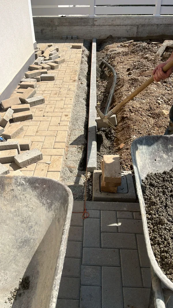 Pavimenti in autobloccanti.