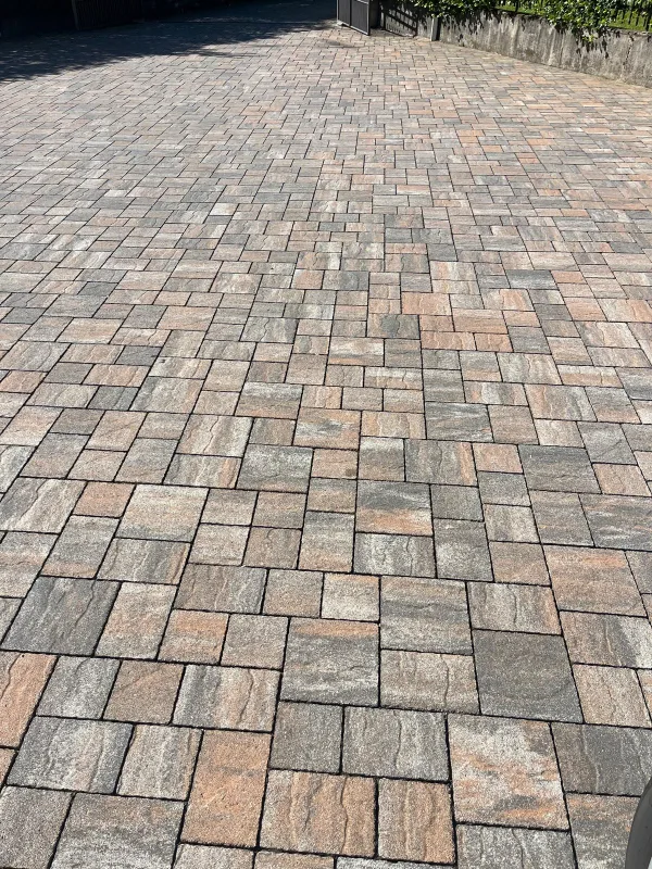 Pavimenti in autobloccanti.