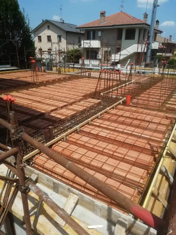 Armatura di ripartizione prima del getto